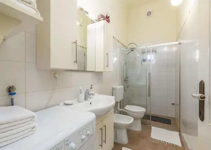 Tesla With Sea View Appartement Poreč