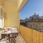 Tesla With Sea View Apartman *