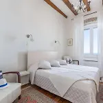 Tesla With Sea View Apartman